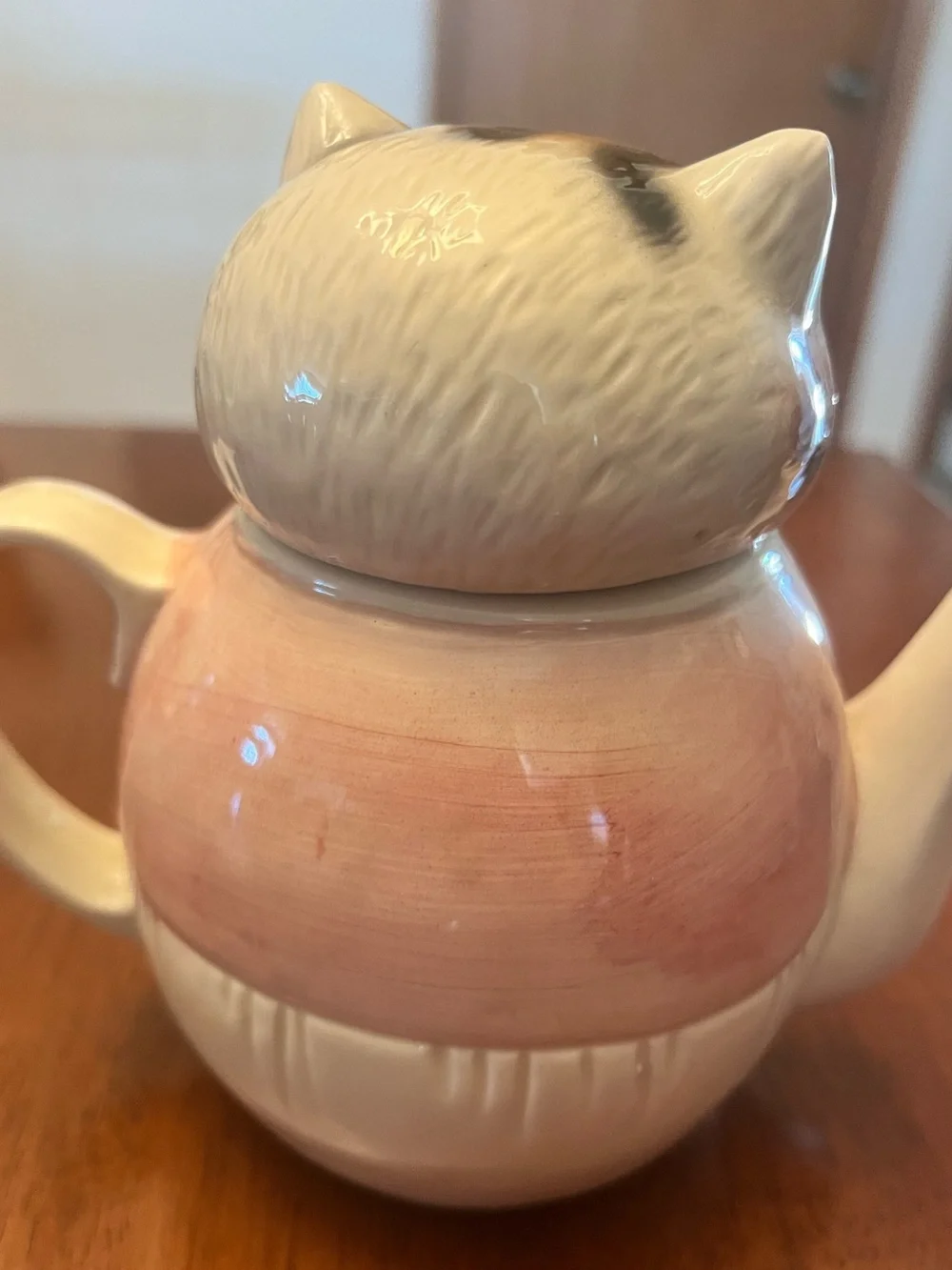 Cat-Shaped Ceramic Teapot in Pink and White - Ron Gordon